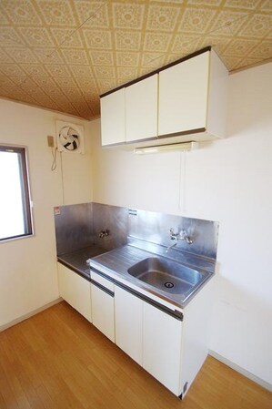 ニュークレセントビルの物件内観写真